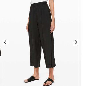 Lululemon Wanderer Wide Leg Pant Size 4 Culottes